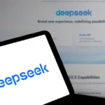 DeepSeek-R1: هوش مصنوعی متن‌باز در رقابت با ChatGPT